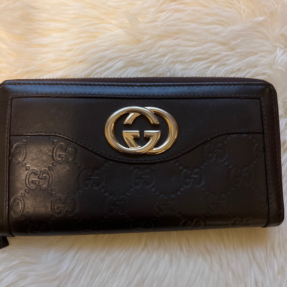 Gucci leather wallet